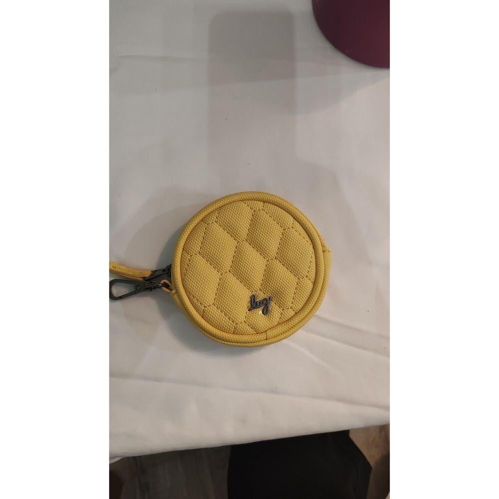 Lug Round Coin Pouch